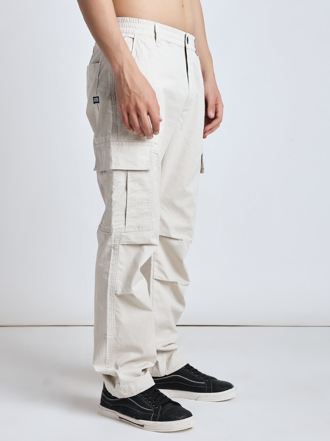 New edition straight fit cream Six pockets