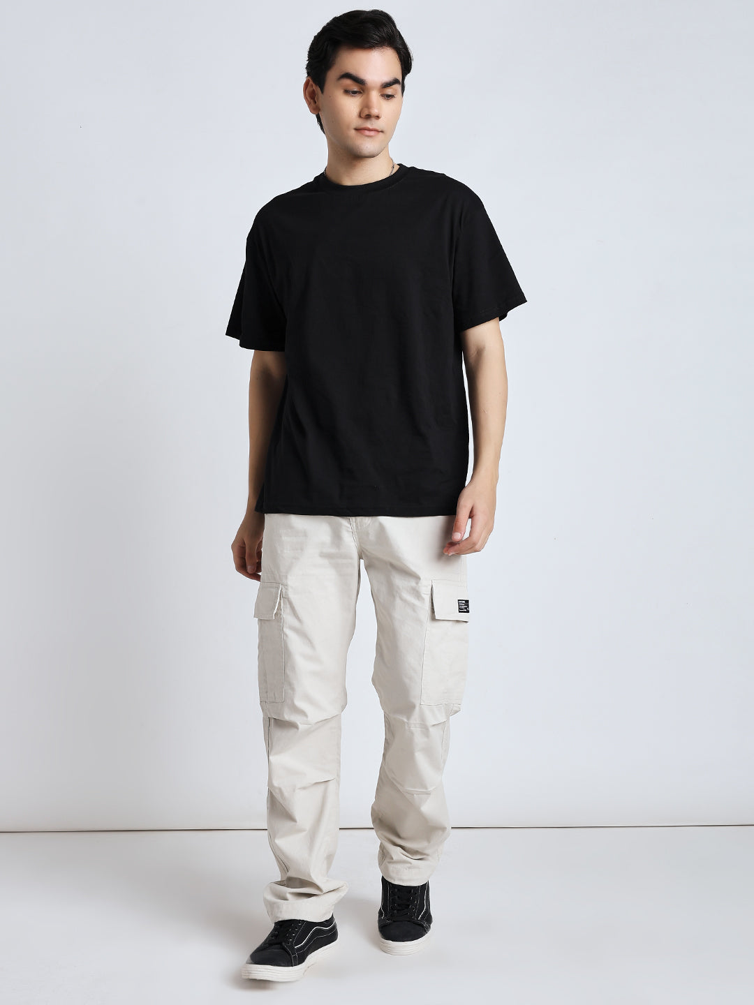 New edition straight fit cream Six pockets