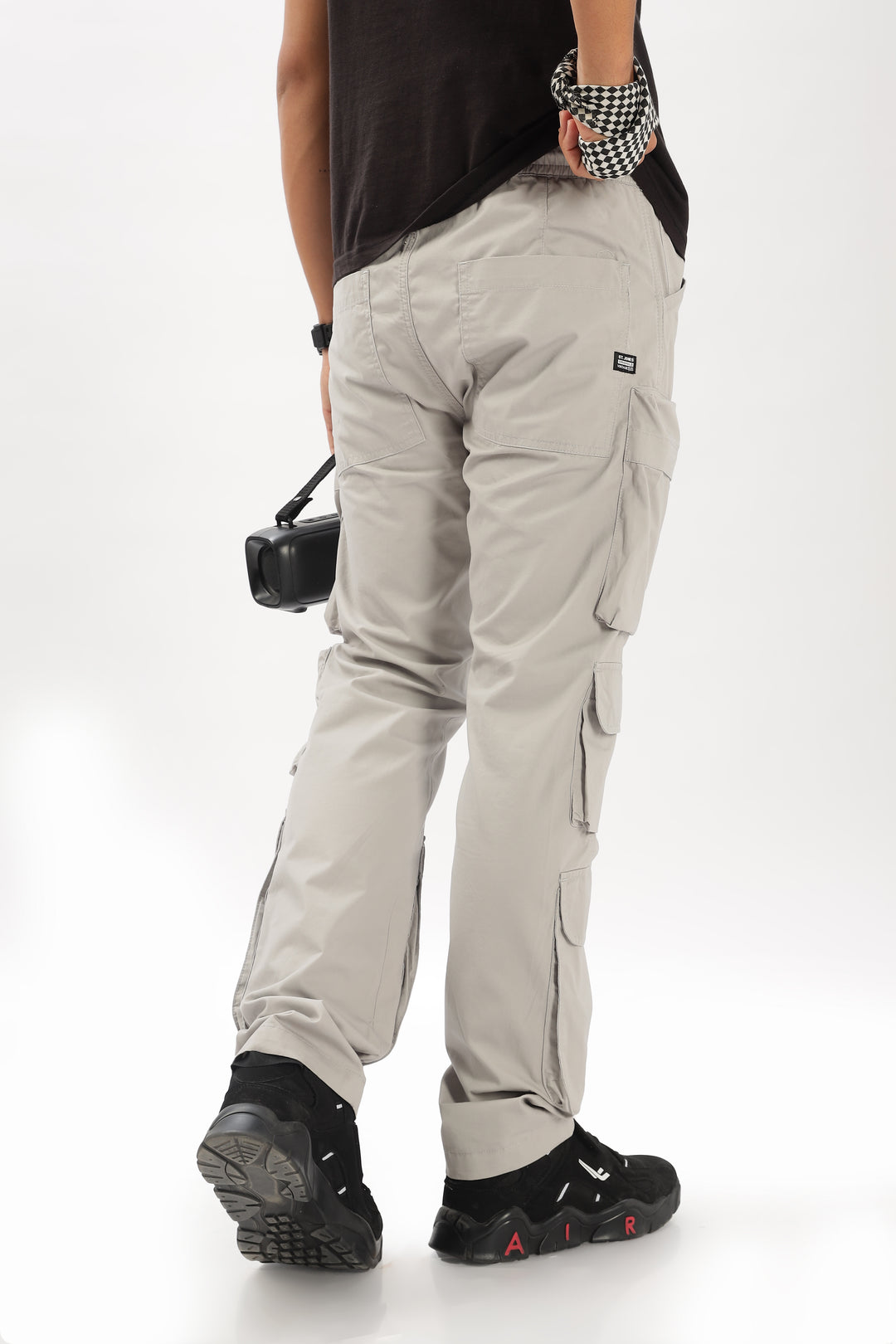 LIGHT GREY CARGO PANTS