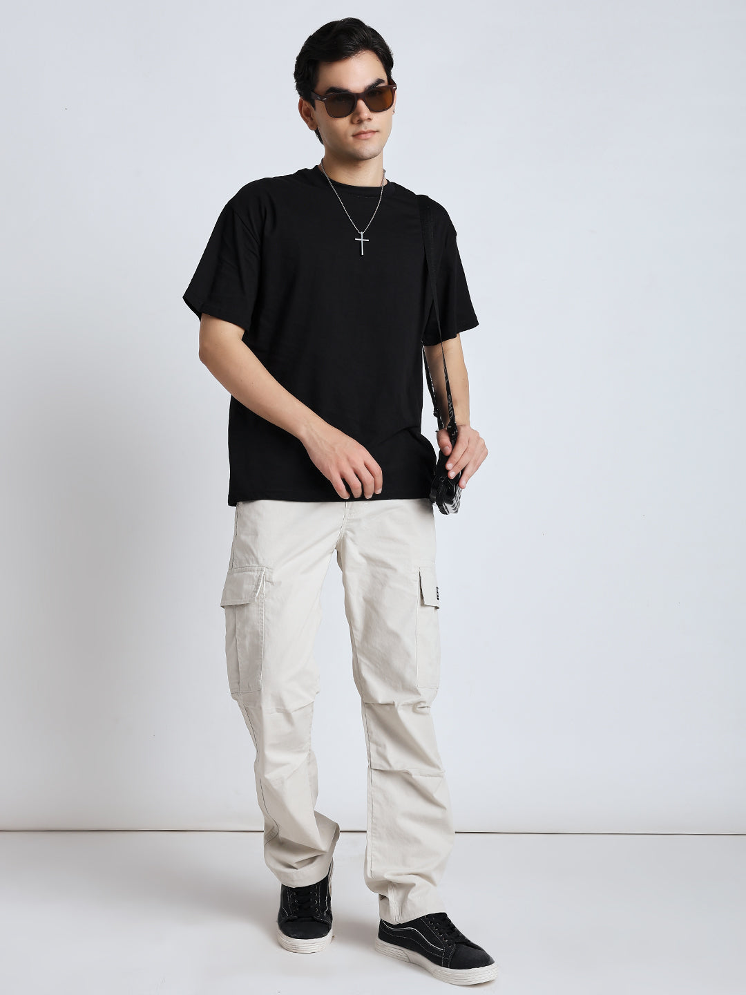 New edition straight fit cream Six pockets