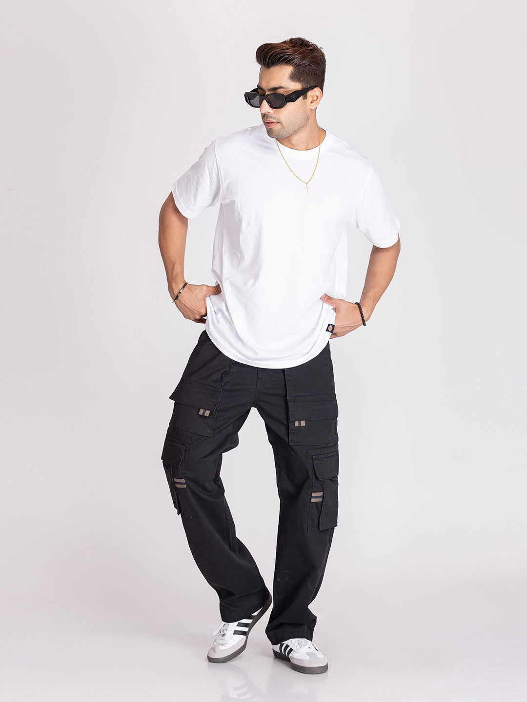 BAGGY UTILITY CARGO PANTS-BLACK - St.Jones