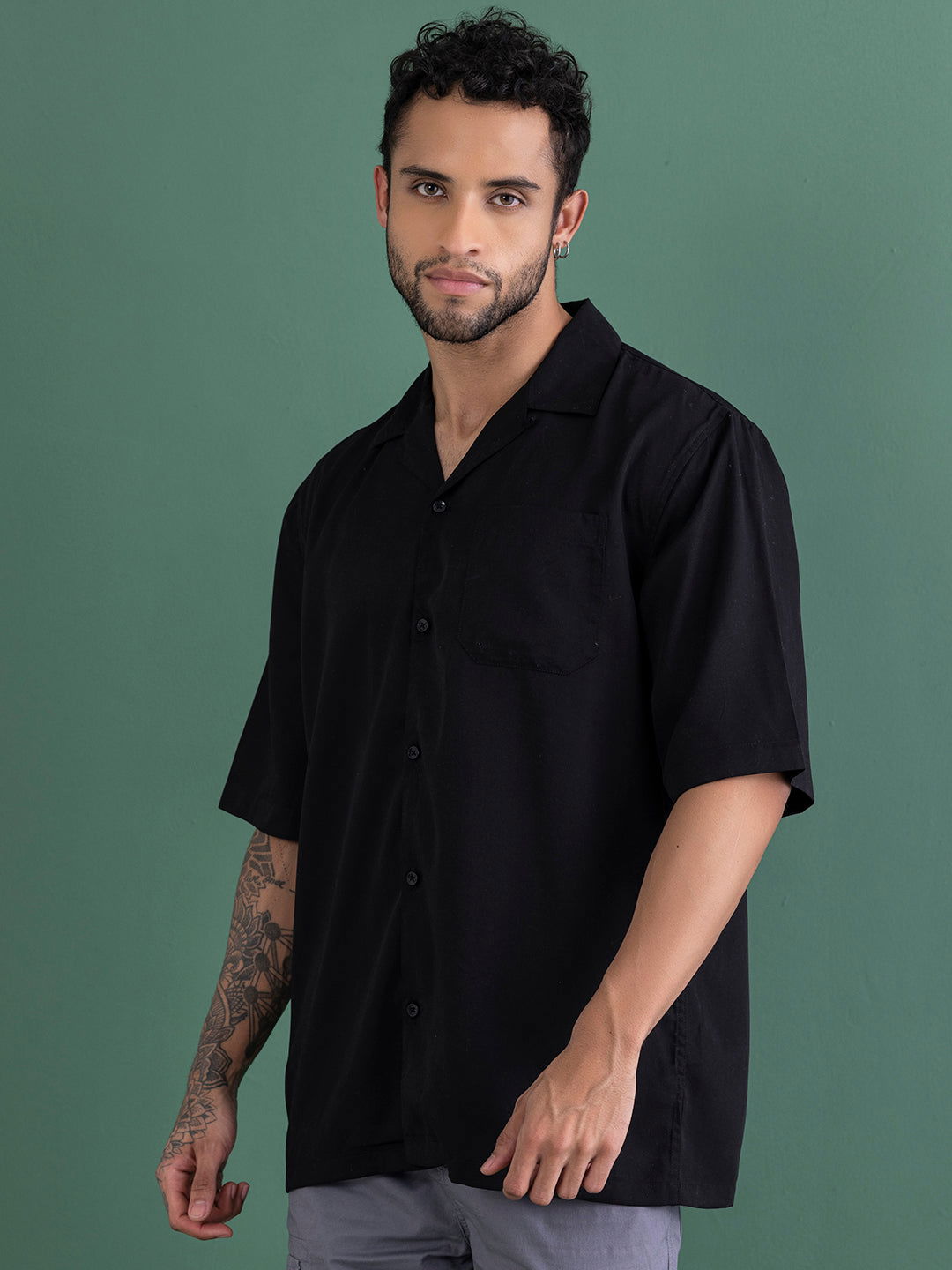 SAINTJONES-RELAXED FIT BLACK SHIRT - St.Jones